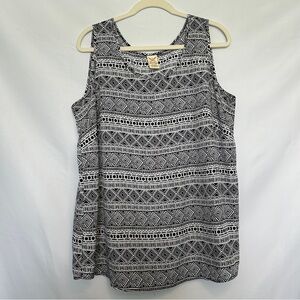 Faded Glory Aztec Black and‎ White Print Tank 1X